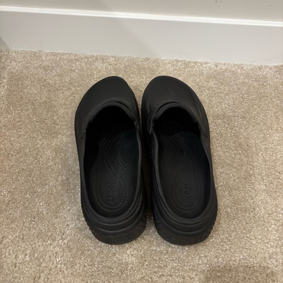 Women’s Crocs Black Platform Slip On Loafers - Picture 3 of 6